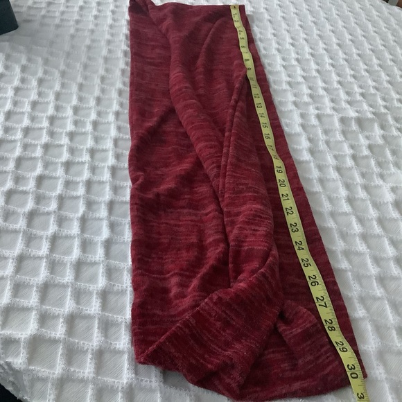 Woman’s infinity scarf - Picture 2 of 3